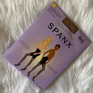 Spanx Thigh’m A Believer Thigh Control Pantyhose